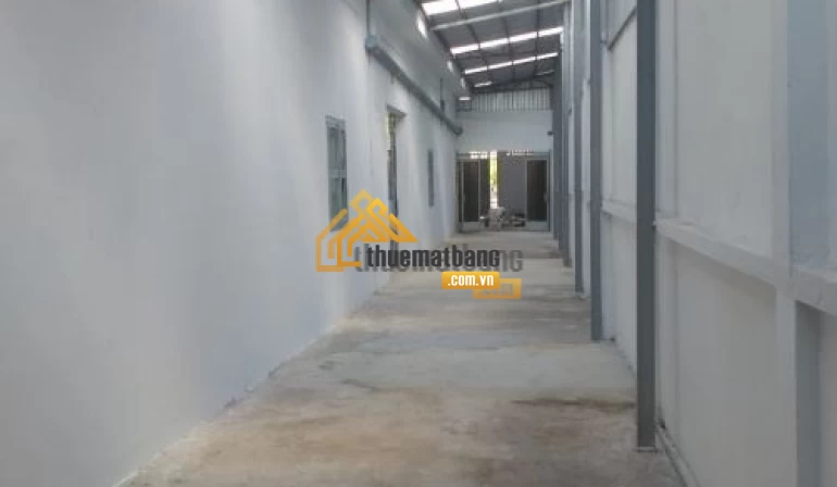 product/khoxuong/tp-ho-chi-minh/quan-binh-tan/cho-thue-kho-xuong-dep-1300m2-tai-mat-tien-duong-ql1a-quan-tan-binh-1.webp