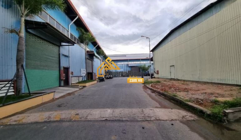 product/khucongnghiep/tp-ho-chi-minh/binh-tan/cho-thue-kho-xuong-gan-mat-tien-quoc-lo-1a-dt-5000m2-gia-115k-m2-binh-tan-1.webp