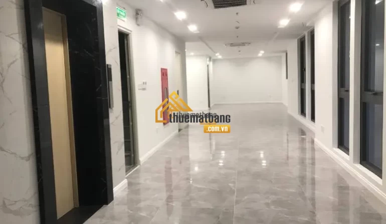 product/matbang/ha_noi/hoan-kiem/dong-images-31-1-2024/cho-thue-lam-van-phong-showroom-nha-mat-pho-tong-dan-1.webp