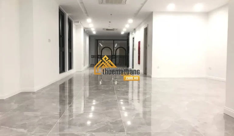 product/matbang/ha_noi/hoan-kiem/dong-images-31-1-2024/cho-thue-lam-van-phong-showroom-nha-mat-pho-tong-dan-3.webp