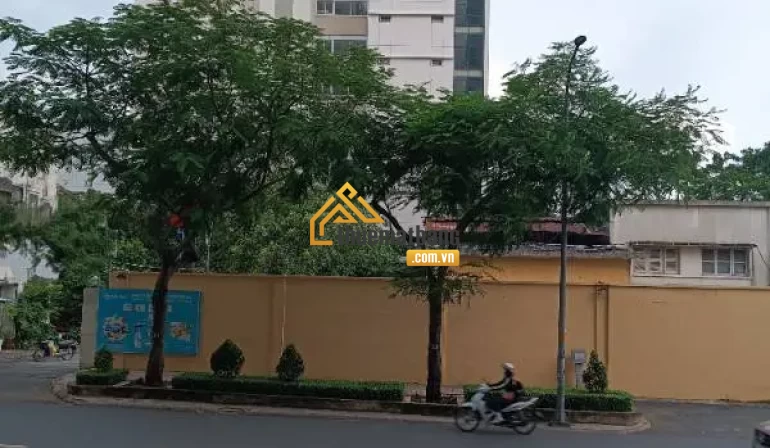 product/matbang/tp-ho-chi-minh/quan4/dong-images-9-1-2024/cho-thue-mat-bang-duong-nguyen-truong-to-3.webp