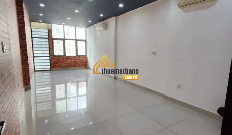 product/matbang/tp-ho-chi-minh/quan4/dong-images-9-1-2024/van-phong-cho-thue-gia-re-ta--i-qua--n-4-2.webp