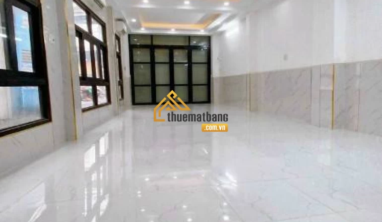 product/matbang/tp-ho-chi-minh/quan5/dong-images-11-1-2024/cho-thue-nha-mat-tien-duong-lon-quan-5-2.webp