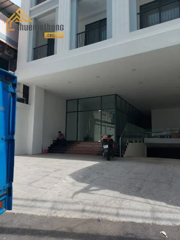 product/matbang/tp-ho-chi-minh/quan-binh-thanh/dong-images-24-1-2024/cho-thue-mat-bang-tret-mt-nguyen-thuong-hien-binh-thanh-dt-240m2-1.webp