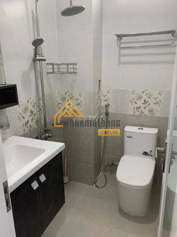 product/matbang/tp-ho-chi-minh/quan-phu-nhuan/dong-images-22-1-2024/cho-thue-nha-246b-huynh-van-banh-phu-nhuan-1.webp
