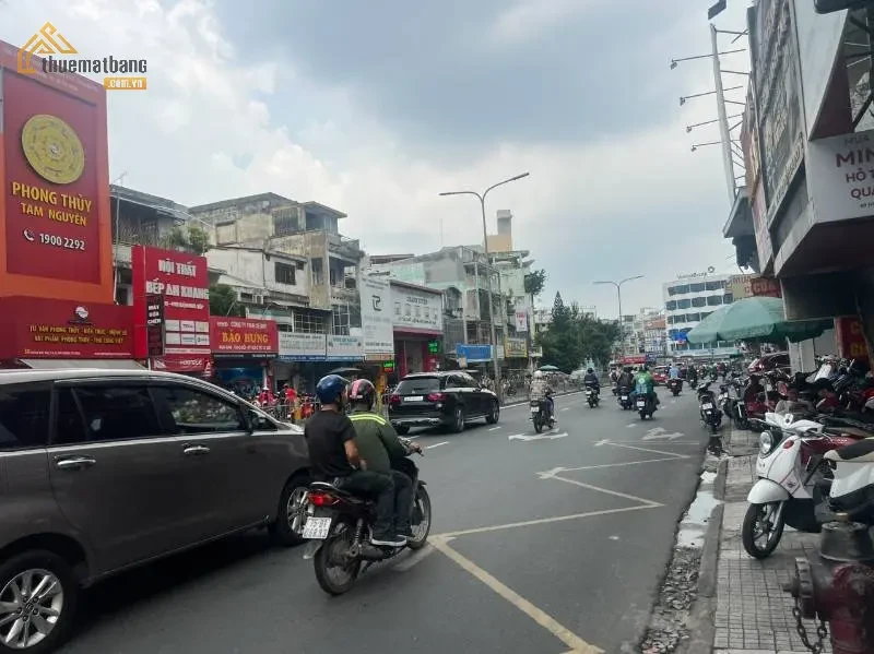 product/matbang/tp-ho-chi-minh/quan-phu-nhuan/dong-images-23-1-2024/cho-thue-nha-mat-tien-hoang-van-thu-phu-nhuan-gan-nga-tu-phu-nhuan-1.webp