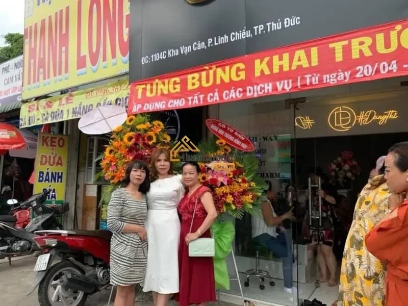 product/matbang/tp-ho-chi-minh/quan_thu_duc/dong-images-20-2-2024/sang-mat-bang-kinh-doanh-cuc-dep-ngay-tp-thu-duc-1.webp