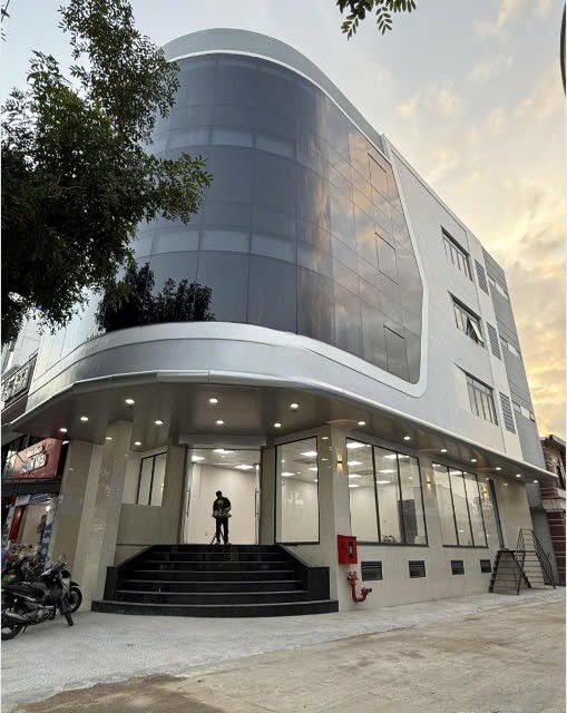 product/vanphong/da-nang/pham_hung.jpg